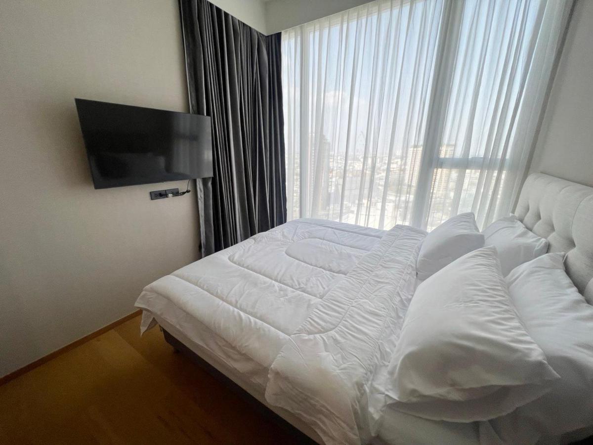 בנגקוק 2 Bedroom Luxury Apartment 3 Min Walk From Bts Ekkamai מראה חיצוני תמונה