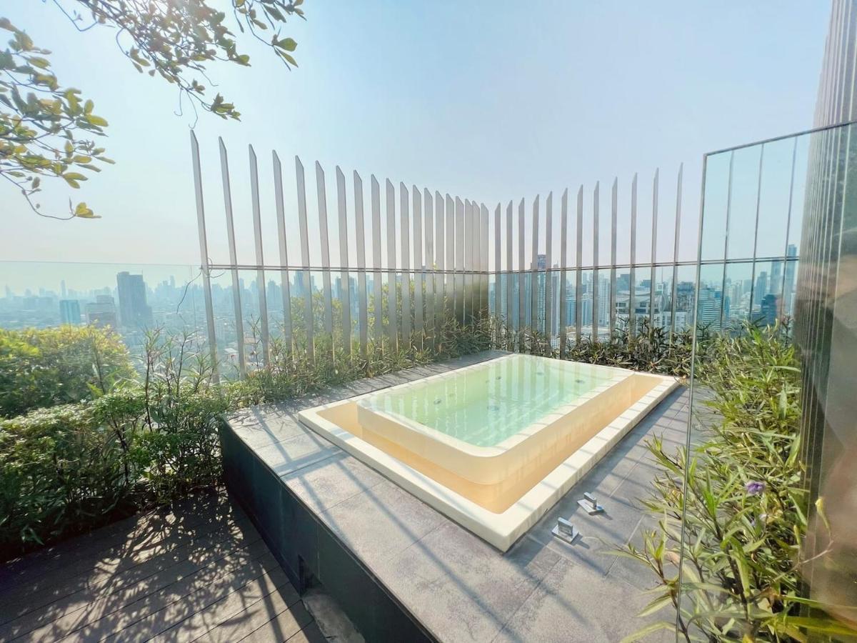 בנגקוק 2 Bedroom Luxury Apartment 3 Min Walk From Bts Ekkamai מראה חיצוני תמונה