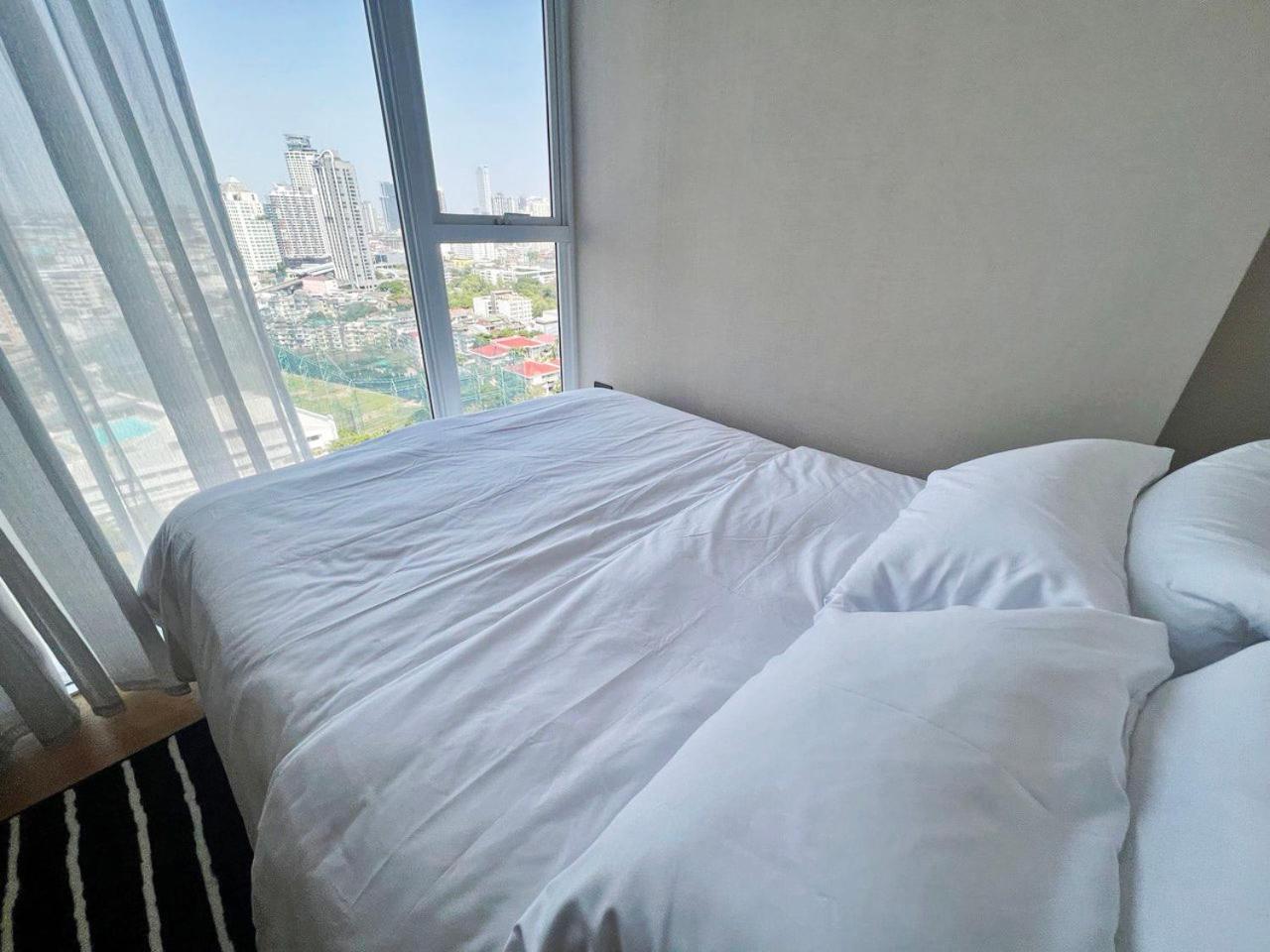 בנגקוק 2 Bedroom Luxury Apartment 3 Min Walk From Bts Ekkamai מראה חיצוני תמונה